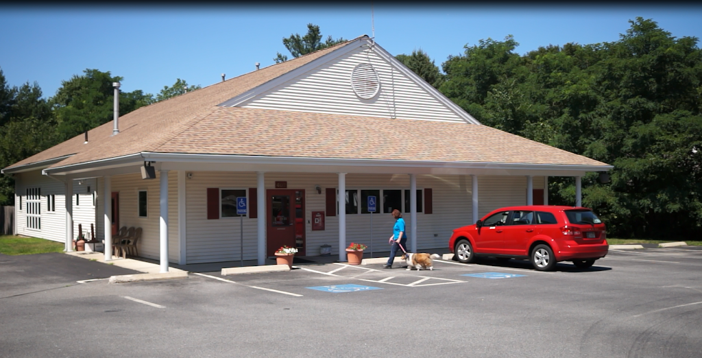 Raynham Veterinary Hospital, Inc. | 402 S St E, Raynham, MA 02767 | Phone: (508) 823-8443