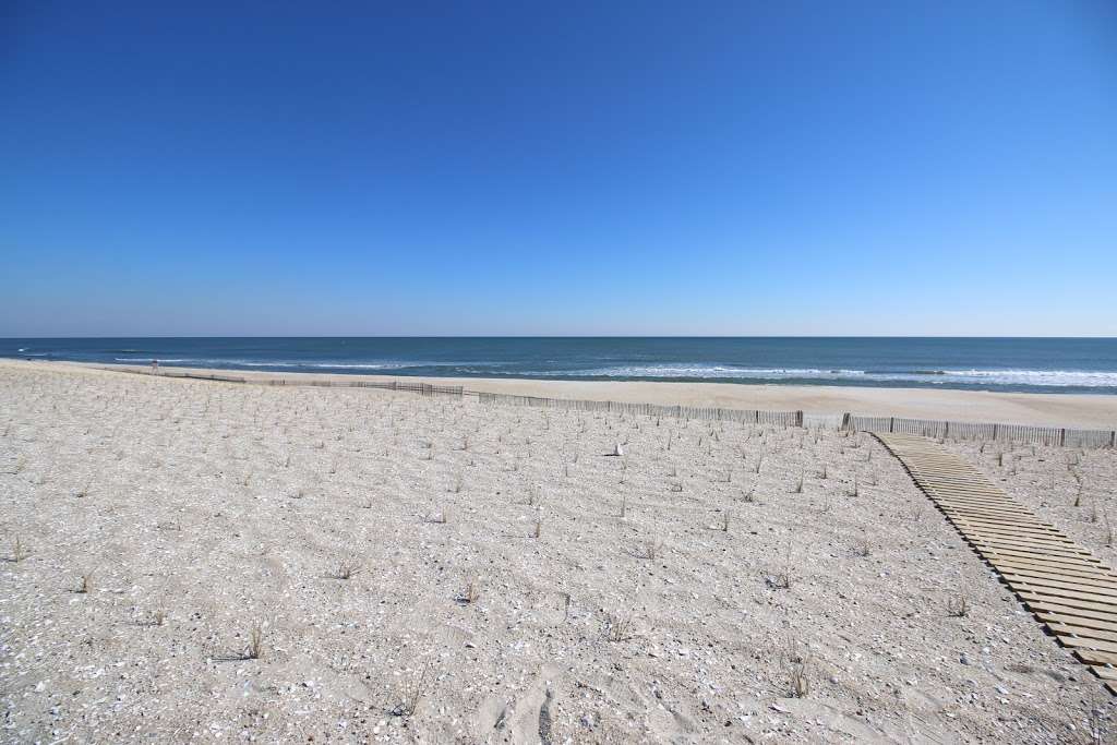 Classy 3or6 Bedroom Oceanfront - Vacation House Rental | 2803 S Long Beach Blvd, Long Beach Township, NJ 08008, USA | Phone: (201) 788-1176