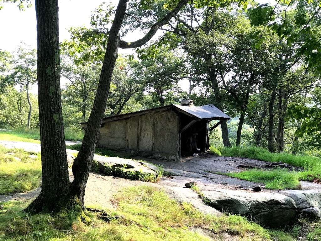 Bald Rocks Shelter | Southfields, NY 10975, USA