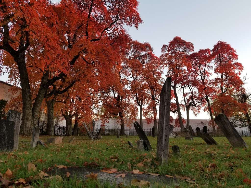 Abandoned Graveyard | Dobie Plantation, Neshanic Station, NJ 08853, USA