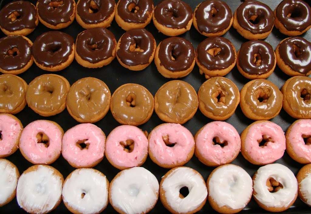 Glazed donuts | 4517 TX-146, Baytown, TX 77521, USA | Phone: (832) 926-4926