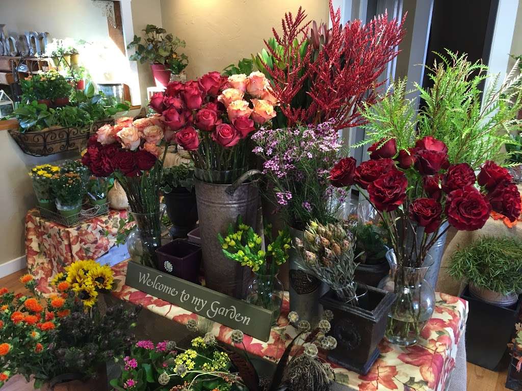 Wildrose Floral Design | 27 E Main St, Cary, IL 60013, USA | Phone: (847) 400-6800