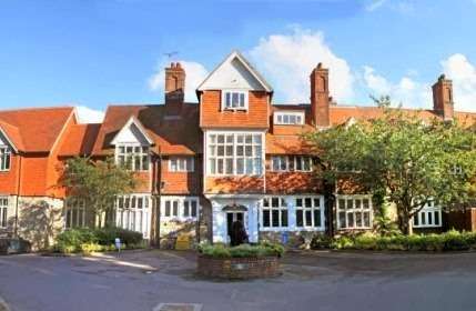 Cygnet Hospital Godden Green | Godden Green, Sevenoaks TN15 0JR, UK | Phone: 01732 763491