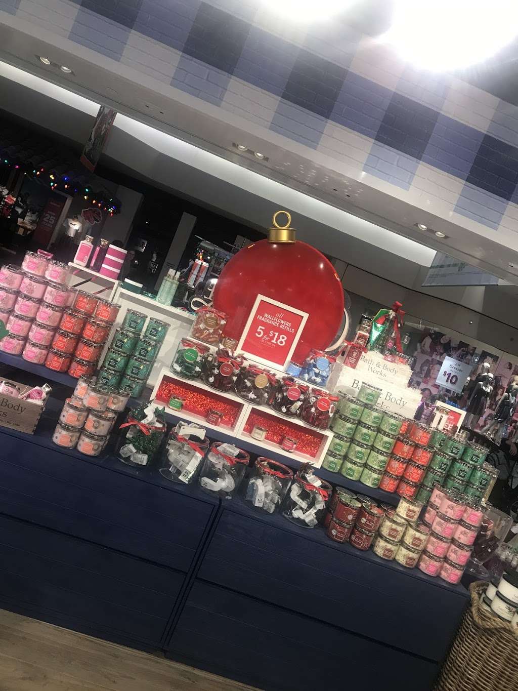 Bath & Body Works | Dover Mall, 1365, N Dupont Hwy, Dover, DE 19901 | Phone: (302) 736-3755