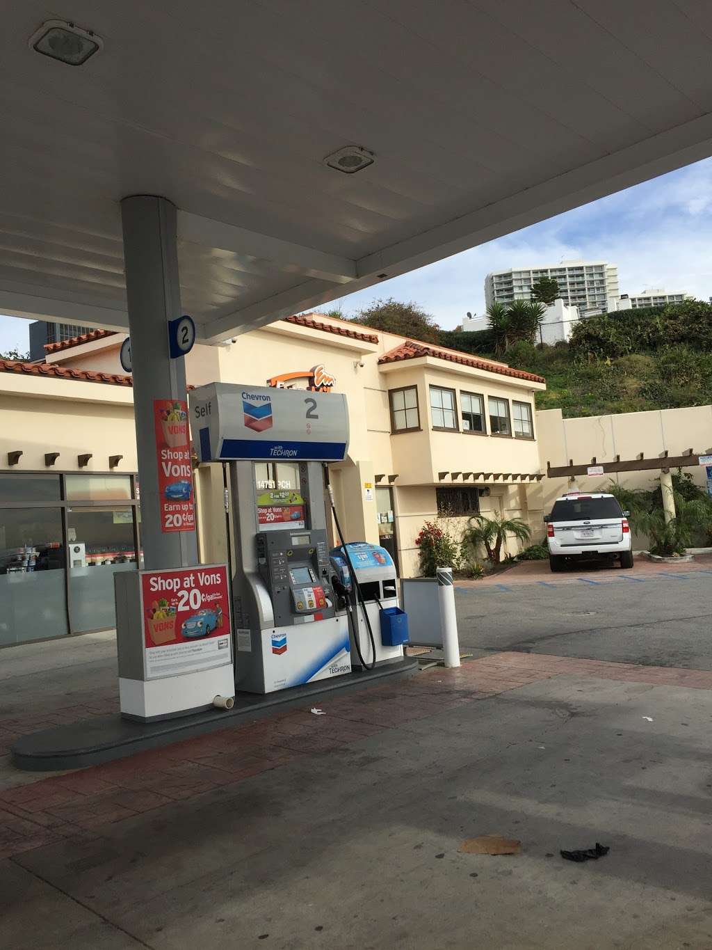 Chevron | 14791 Pacific Coast Hwy, Santa Monica, CA 90402, USA | Phone: (310) 459-0992