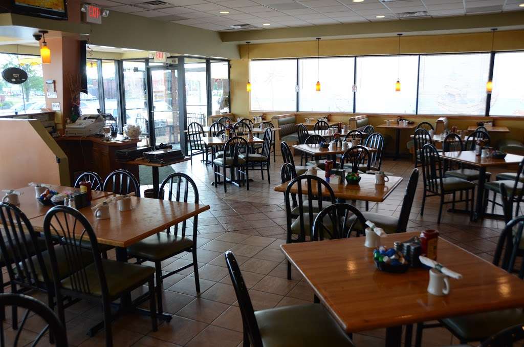Hotcakes Emporium Pancake House & Restaurant | 5201 E US Hwy 36, Avon, IN 46123, USA | Phone: (317) 745-6262