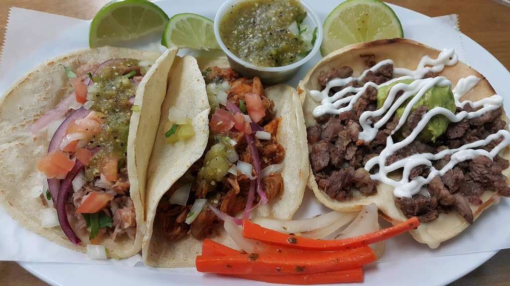 Adobo Taco Grill | 5695 Woodruff Ave, Lakewood, CA 90713, USA | Phone: (562) 866-0608