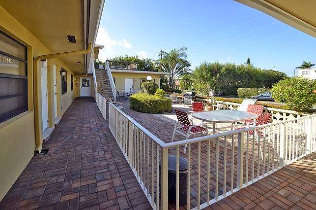 Ocean Pearl Apartments | 817 SE 20th Ave, Deerfield Beach, FL 33441 | Phone: (954) 298-4137