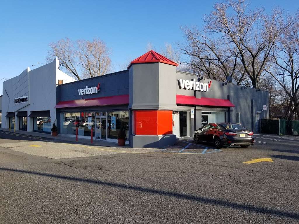 Verizon | 318 NJ-4, Paramus, NJ 07652, USA | Phone: (201) 487-2600