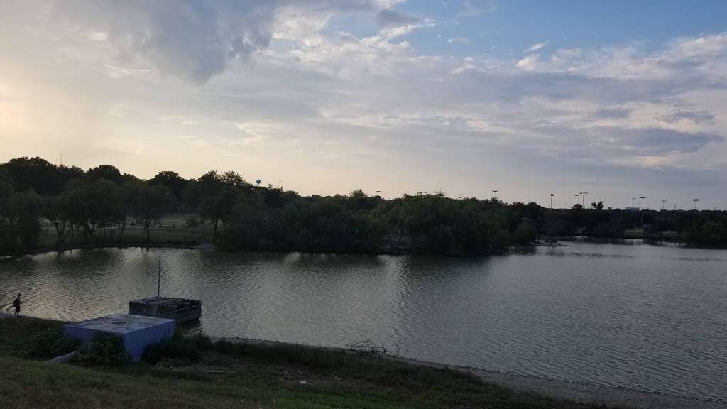 Live Oak Park Lake Entrance | 7860-7898 Lazy Forest Dr, Live Oak, TX 78233, USA