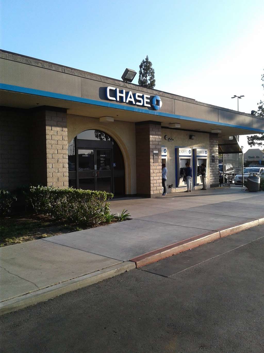 Chase Bank | 8301 Laurel Canyon Blvd, Sun Valley, CA 91352, USA | Phone: (818) 504-3180