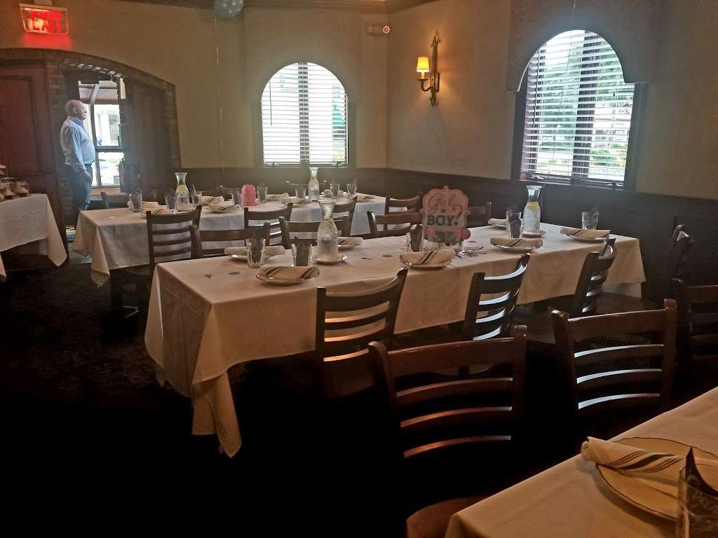 Roccos Restaurant | 193 Main St, Wilmington, MA 01887, USA | Phone: (978) 657-7361