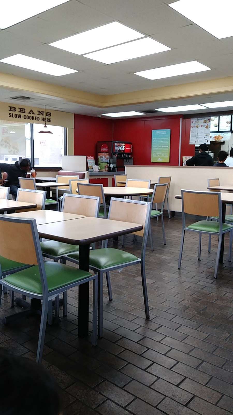 Del Taco | 2002 E Highland Ave, San Bernardino, CA 92404, USA | Phone: (909) 883-7826