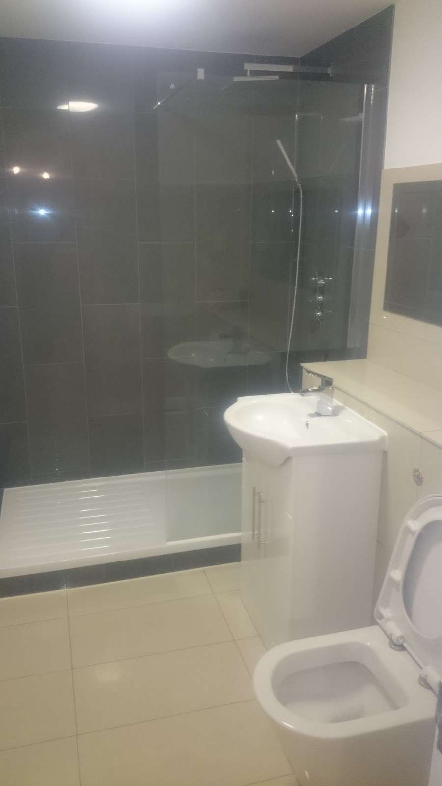 Cool Wet Rooms | Flat 5, 2 Violet Close, Wallington SM6 7HH, UK | Phone: 020 3674 4081