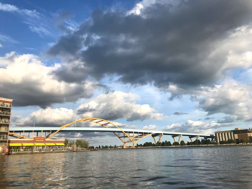 Brew City Kayak - Milwaukee Kayak Rentals and Tours | 820 S Water St, Milwaukee, WI 53204, USA | Phone: (414) 939-5443 Brew City Kayak - Milwaukee Kayak Rentals and Tours | 820 S Water St, Milwaukee, WI 53204, USA | Phone: (414) 939-5443