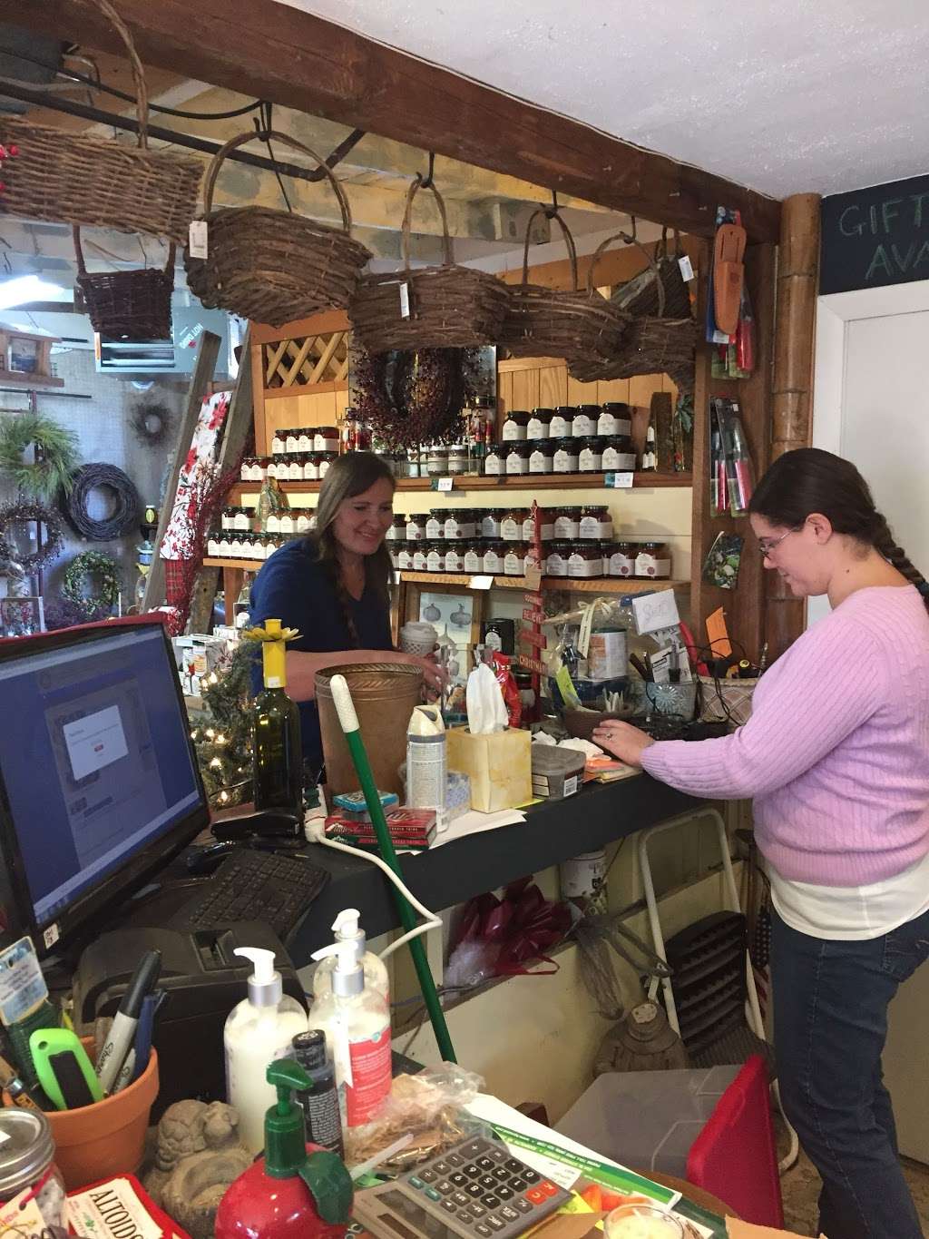 Crystal Lake Garden Shop | 252 Summer St, Plymouth, MA 02360, USA | Phone: (508) 746-4439