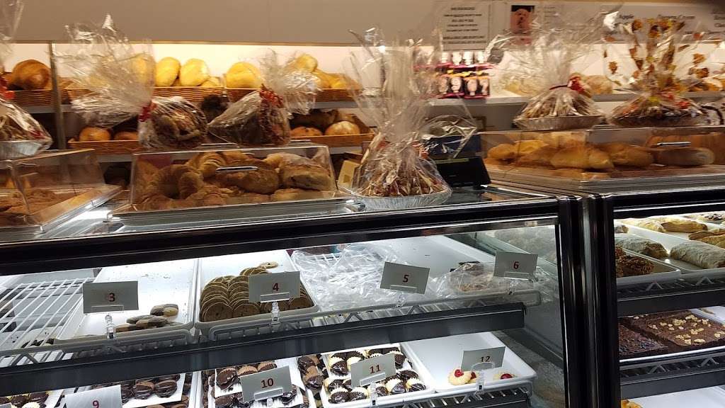 Sweet Surrender Bake House | 297 Wantagh Ave, Levittown, NY 11756, USA | Phone: (516) 731-2424