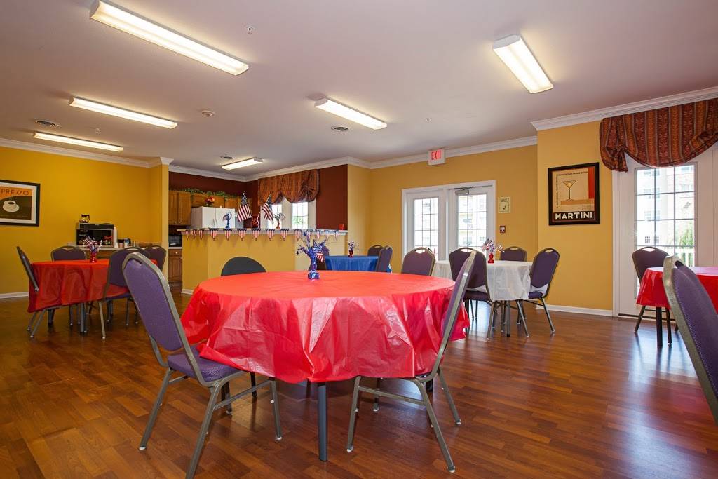 Brookhaven At County Line Senior Apartments | 940 Wild Indigo Ln, Indianapolis, IN 46227, USA | Phone: (844) 494-7096