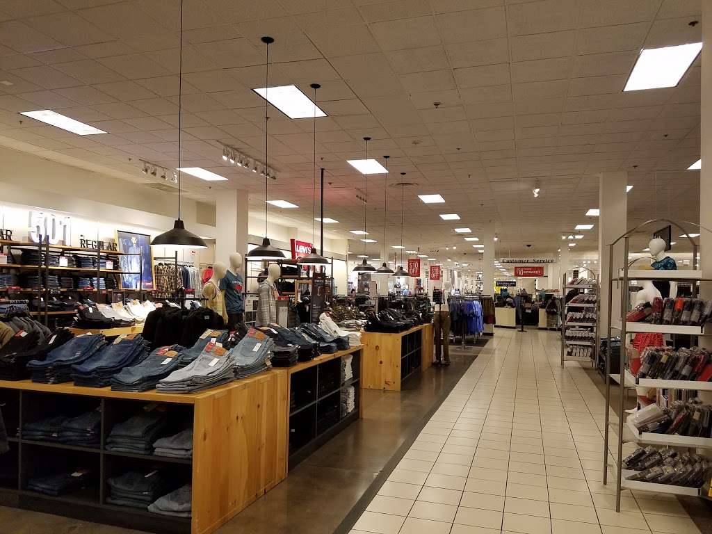 JCPenney | 220 Golf Mill Ctr, Niles, IL 60714 | Phone: (847) 299-8888