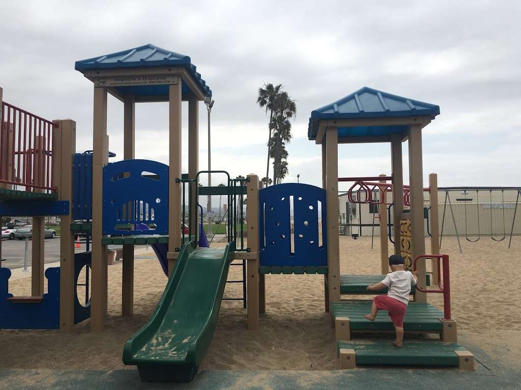 Balboa Peninsula Park | 100 Main St, Newport Beach, CA 92661, USA | Phone: (949) 644-3151