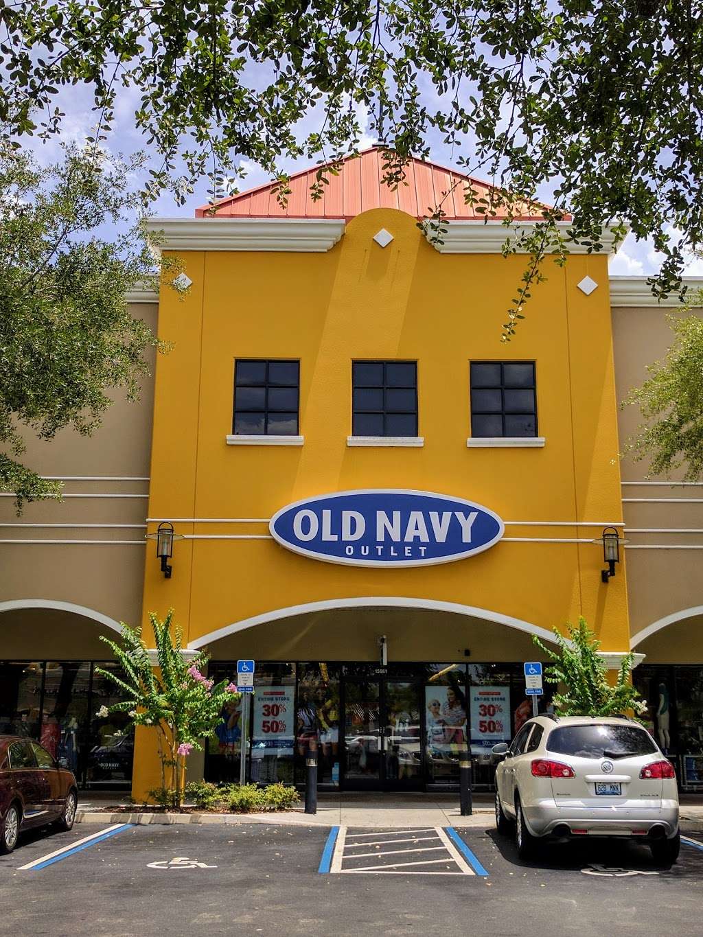 Old Navy | 15661 S Apopka Vineland Rd, Orlando, FL 32821, USA | Phone: (407) 238-0493