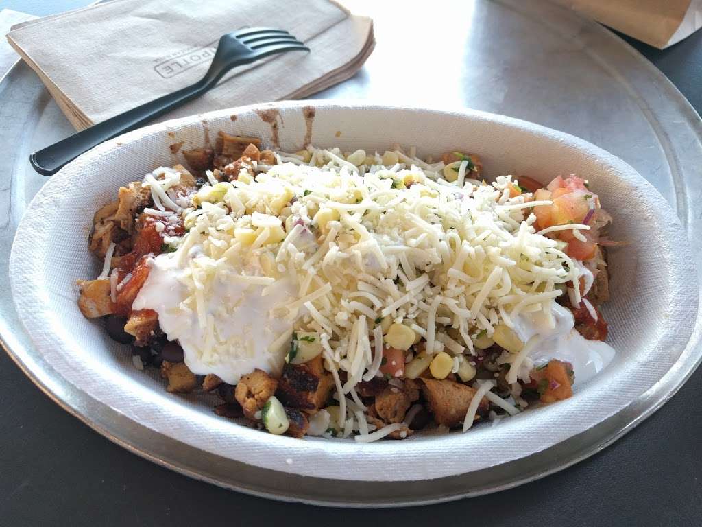 Chipotle Mexican Grill | 2121 W Main St Ste 210, Alhambra, CA 91801 | Phone: (626) 284-5509