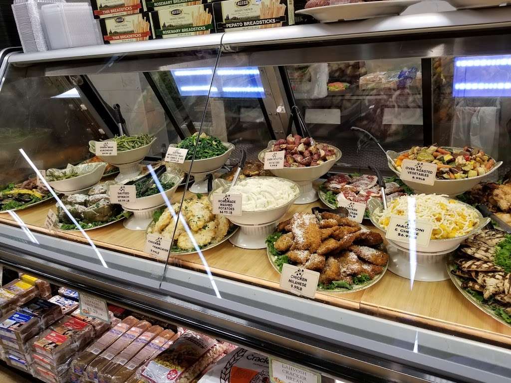 Doris Italian Market & Bakery | 9101 Lakeridge Blvd, Boca Raton, FL 33496, USA | Phone: (561) 482-0770