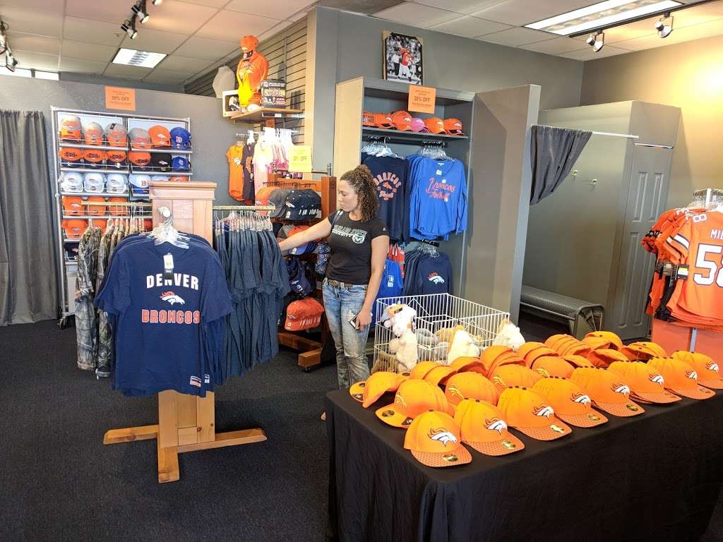 Broncos Locker | 9555 E County Line Rd, Centennial, CO 80112, USA | Phone: (303) 768-8461