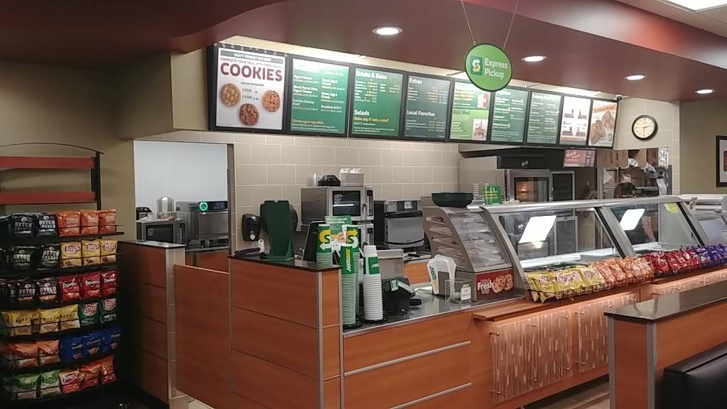 Subway | 2900 Cliff Rd E, Burnsville, MN 55337, USA | Phone: (952) 895-9308