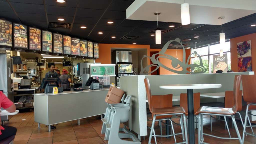 Taco Bell | 2618 Pendleton Ave, Anderson, IN 46012, USA | Phone: (765) 683-0121