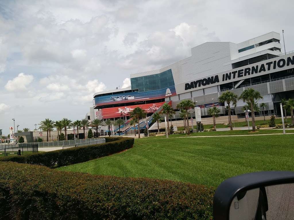 Daytona Speedway RV | 3003 W International Speedway Blvd, Daytona Beach, FL 32124, USA | Phone: (386) 257-6137