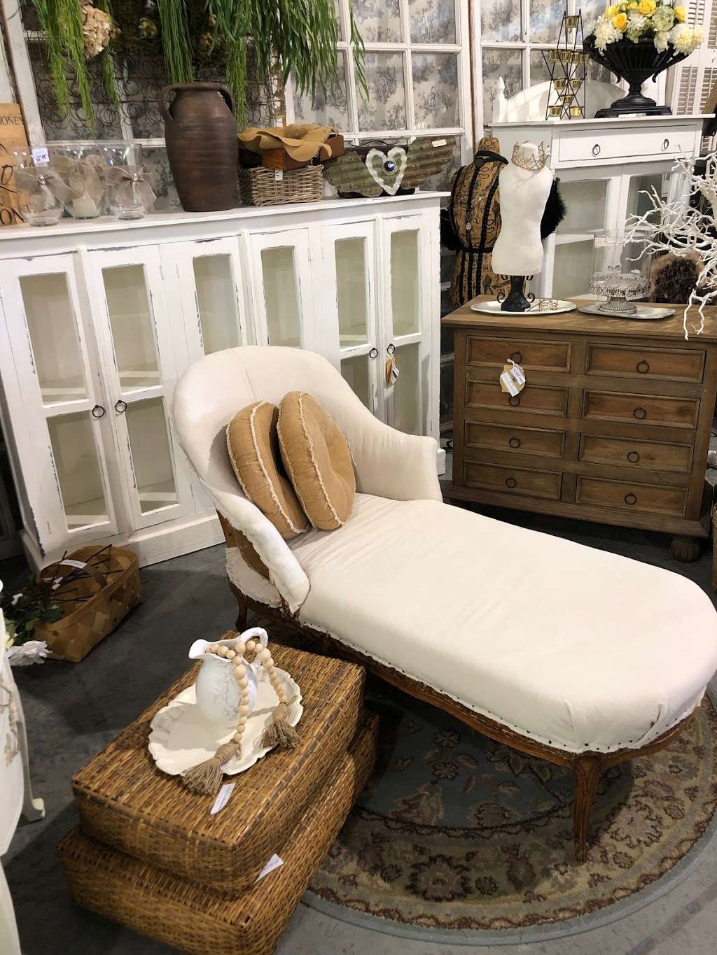 Vintage Warehouse Lakeland | 4308 Wallace Rd, Lakeland, FL 33812, USA | Phone: (863) 904-5683