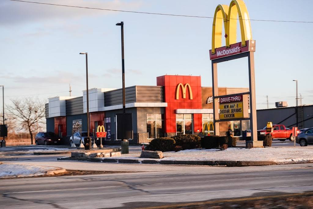 McDonalds | 5631 Ojibway Pkwy, Windsor, ON N9C 3Y4, Canada | Phone: (519) 250-5311