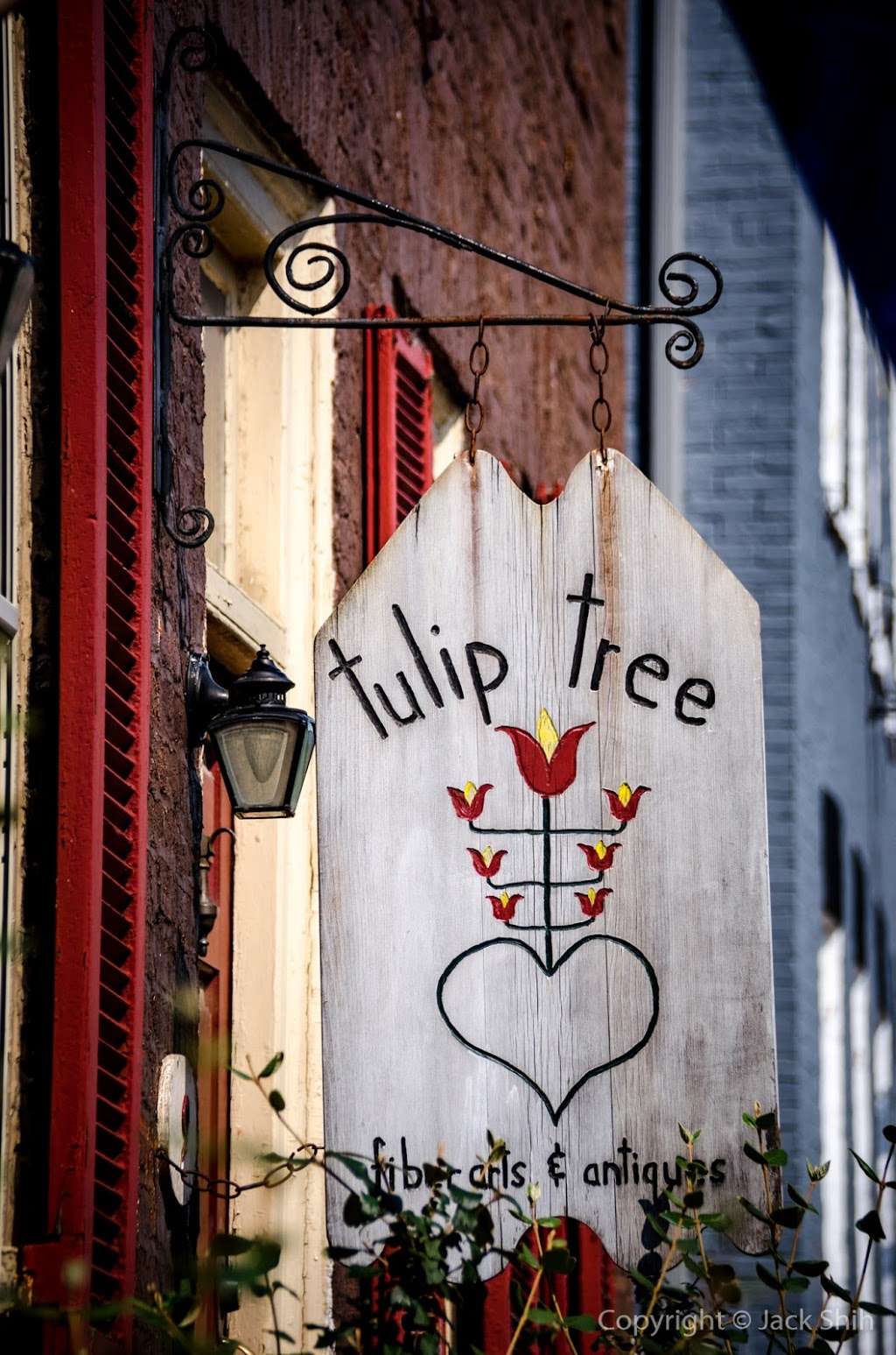 Tulip Tree Fiber Arts & Antiques | 9 W Main St, New Market, MD 21774, USA | Phone: (301) 865-2879
