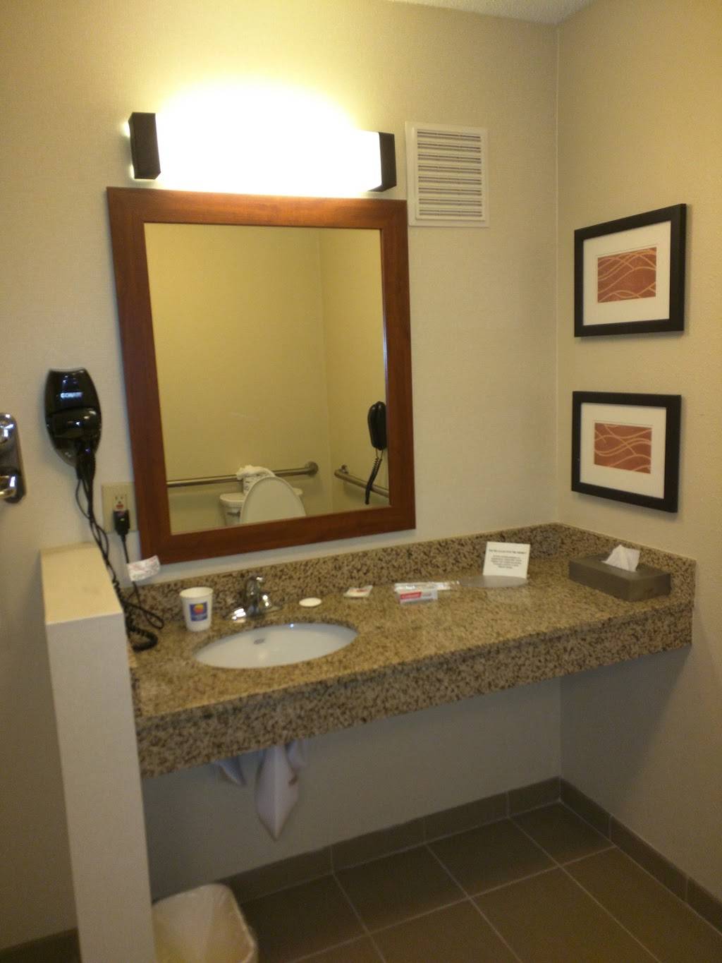 Comfort Inn East | 9525 E Corporate Hills Dr, Wichita, KS 67207, USA | Phone: (316) 686-2844