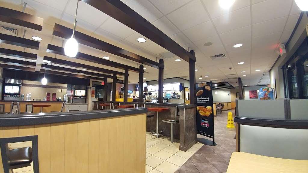 McDonalds | 423 S Jefferson St, Frederick, MD 21701 | Phone: (301) 662-2985