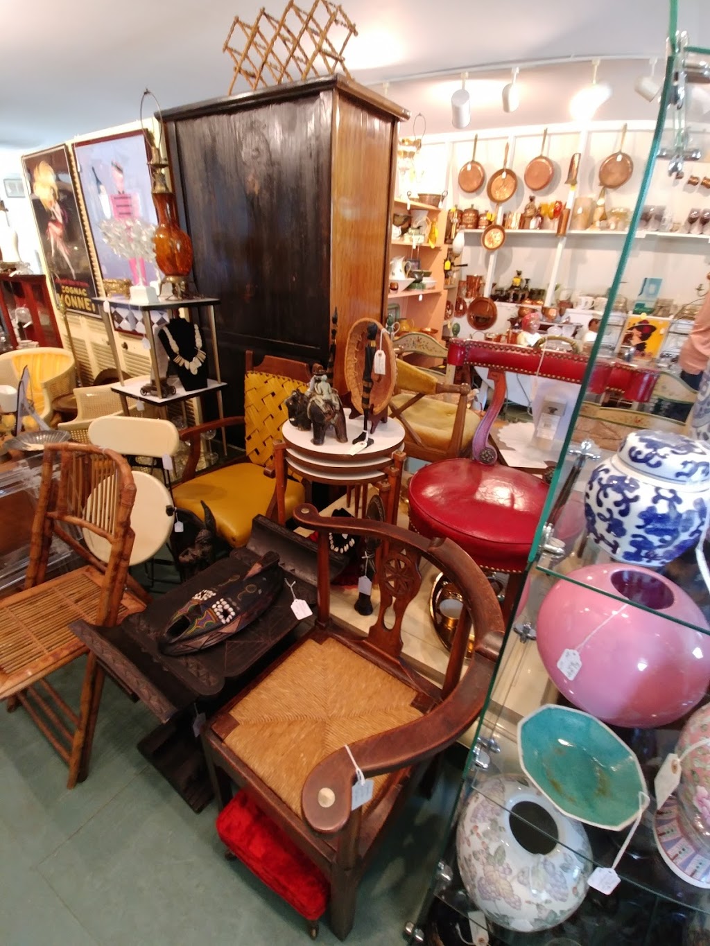 Lakeside Antiques | 14866 Red Arrow Hwy, Lakeside, MI 49116, USA | Phone: (269) 469-4467