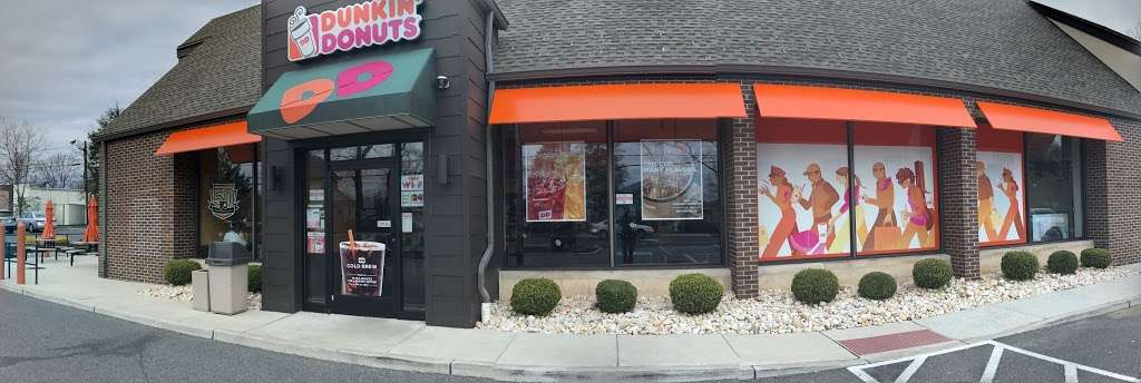 Dunkin Donuts | 11 S Burnt Mill Rd, Voorhees Township, NJ 08043 | Phone: (856) 616-0080