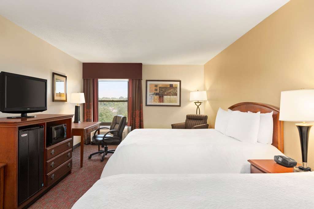 Hampton Inn Potomac Mills/Woodbridge | 1240 Annapolis Way, Woodbridge, VA 22191, USA | Phone: (703) 490-2300