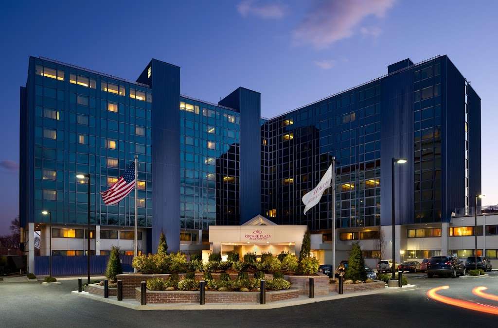 Crowne Plaza JFK Airport New York City | 138-10 135th Ave, Jamaica, NY 11436, USA | Phone: (718) 530-1160