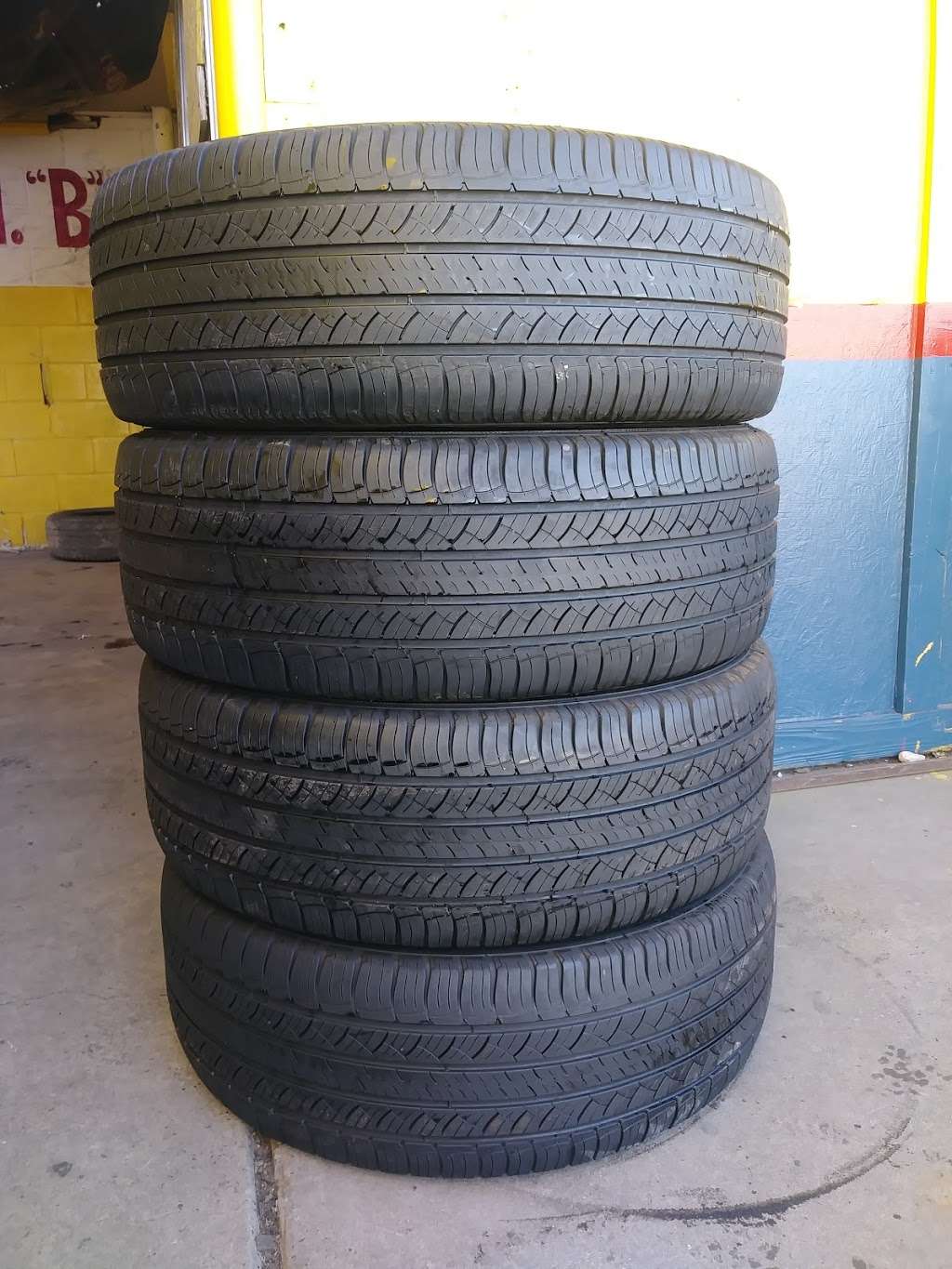 Leonardos Tire Shop | 3217 E Jefferson St, Grand Prairie, TX 75051, USA | Phone: (214) 605-6453