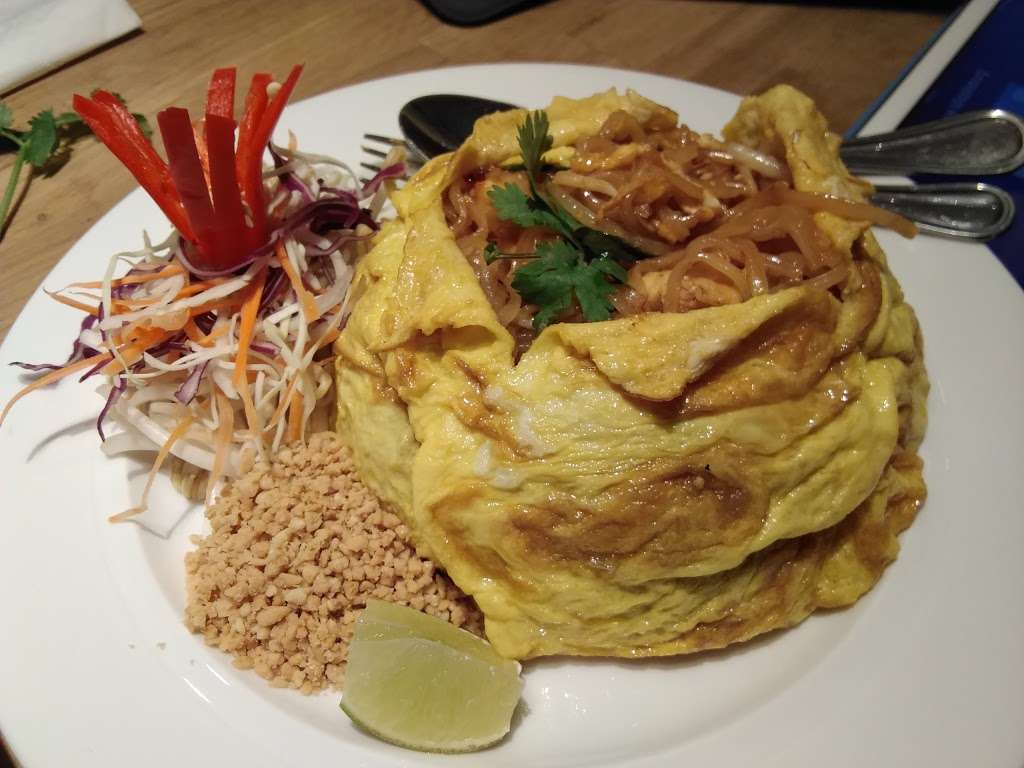 Thaiverse Restaurant Middleburg | 101 S Madison St, Middleburg, VA 20117 | Phone: (540) 883-3145