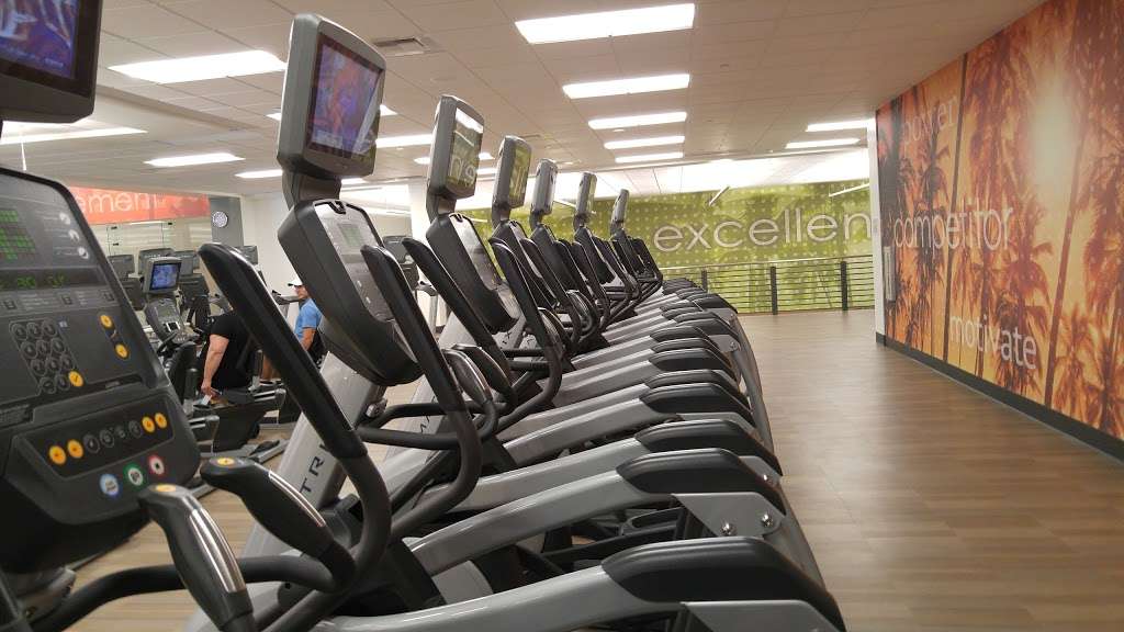 LA Fitness | 13822 Garvey Ave, Baldwin Park, CA 91706, USA | Phone: (626) 521-5293