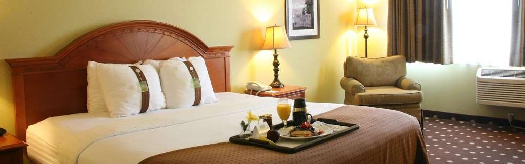 Holiday Inn Philadelphia South-Swedesboro | 1 Pureland Dr, Swedesboro, NJ 08085, USA | Phone: (856) 467-3322