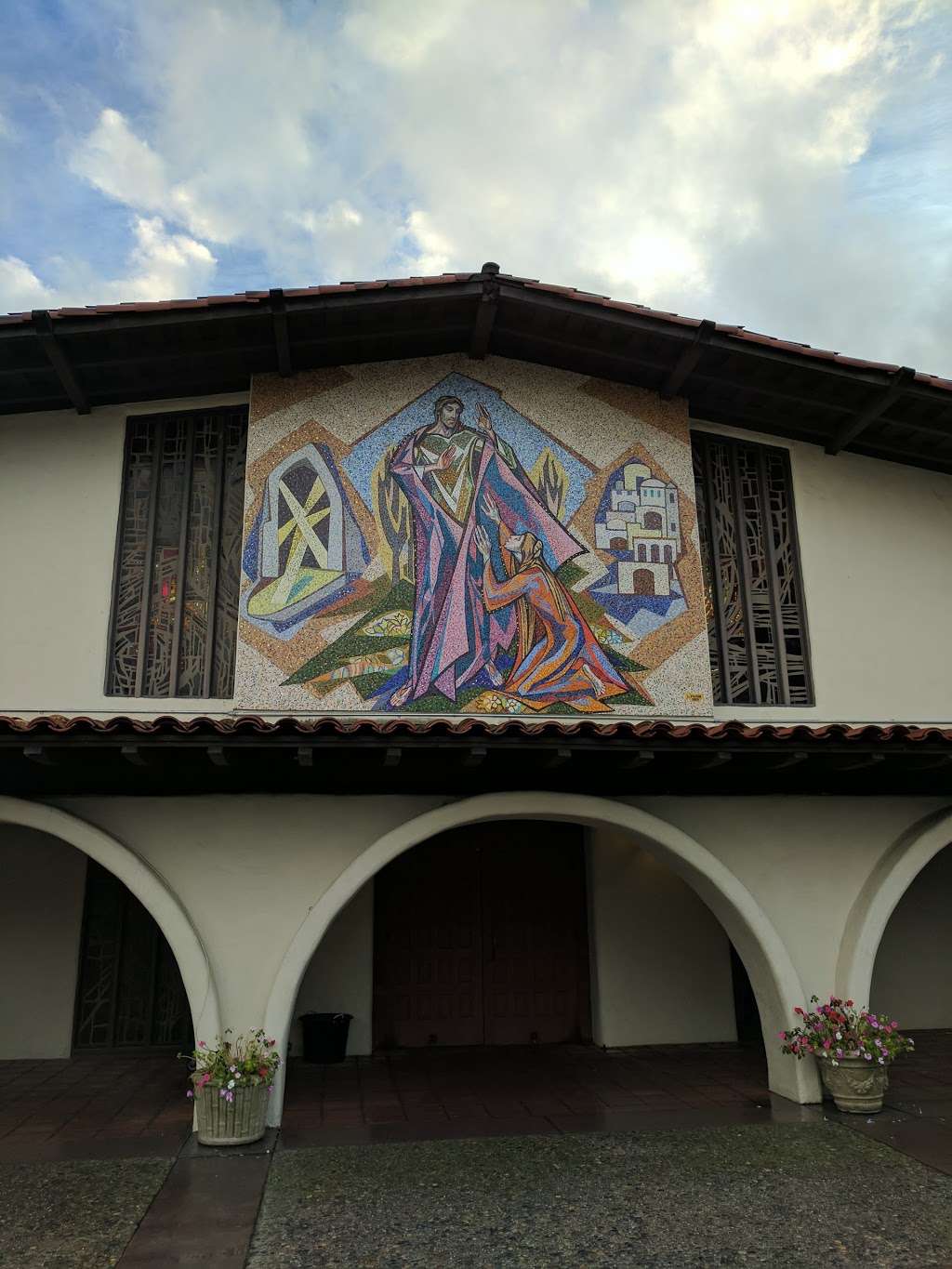 St. Mary Magdalen Church | 25 N Las Posas Rd, Camarillo, CA 93010, USA | Phone: (805) 484-0532