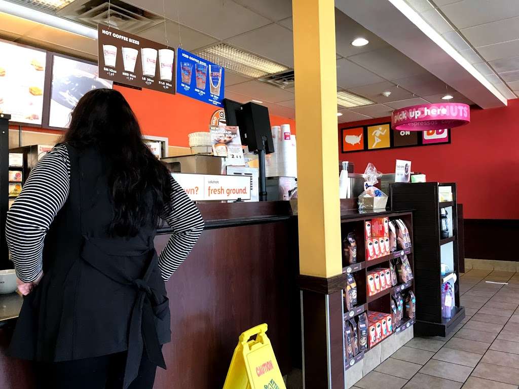 Dunkin | 417 Washington Ave, Dumont, NJ 07628, USA | Phone: (201) 385-8288