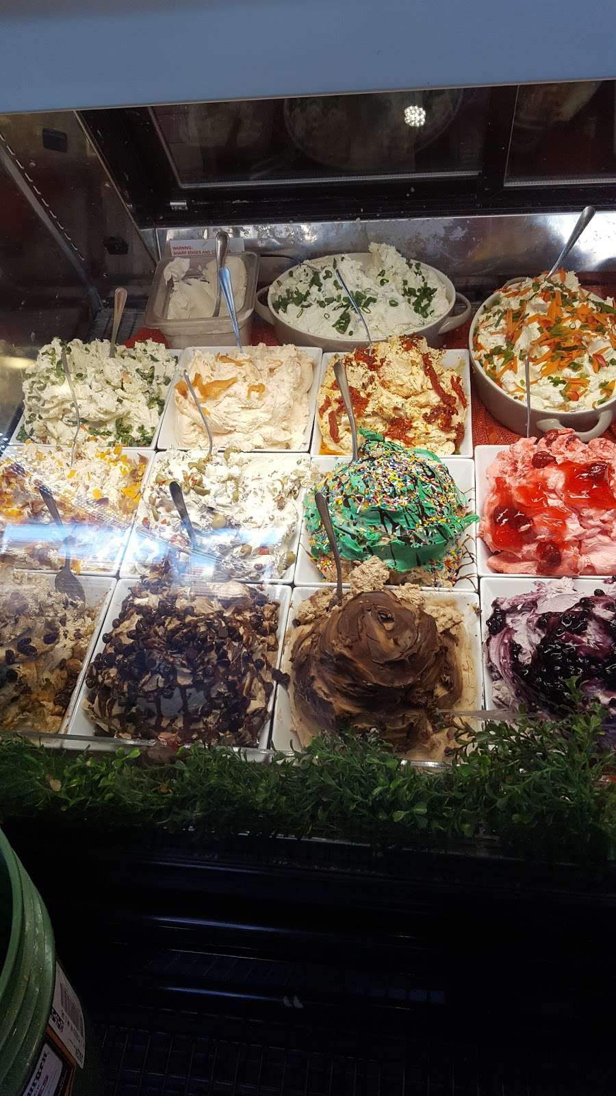 Terranova Bake Ridge Bagels | 9417 3rd Ave, Brooklyn, NY 11209, USA | Phone: (718) 680-6353