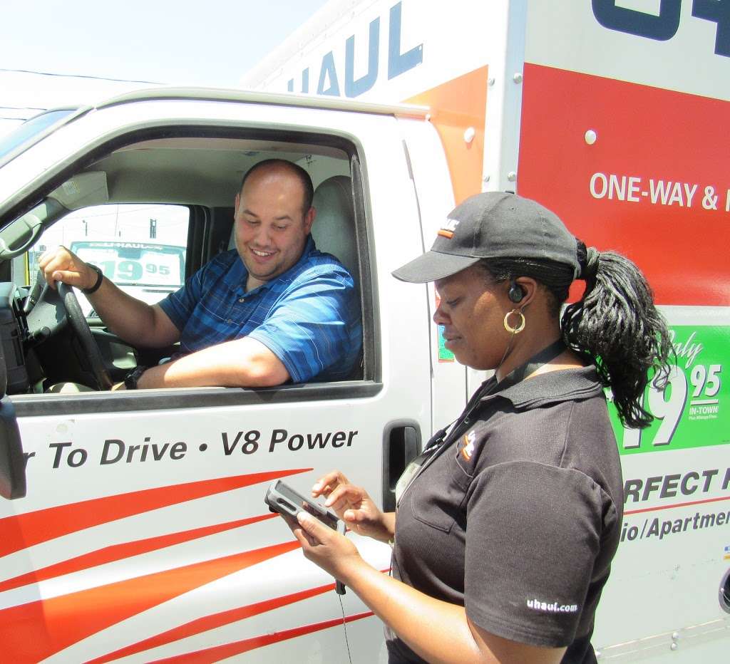 U-Haul Moving & Storage of Riverview | 8, W Oregon Ave, Philadelphia, PA 19148, USA | Phone: (267) 758-8715