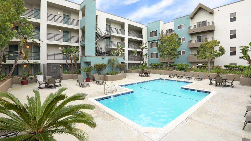 Park West Apartments | 9400 La Tijera Blvd, Los Angeles, CA 90045, USA | Phone: (310) 568-9400