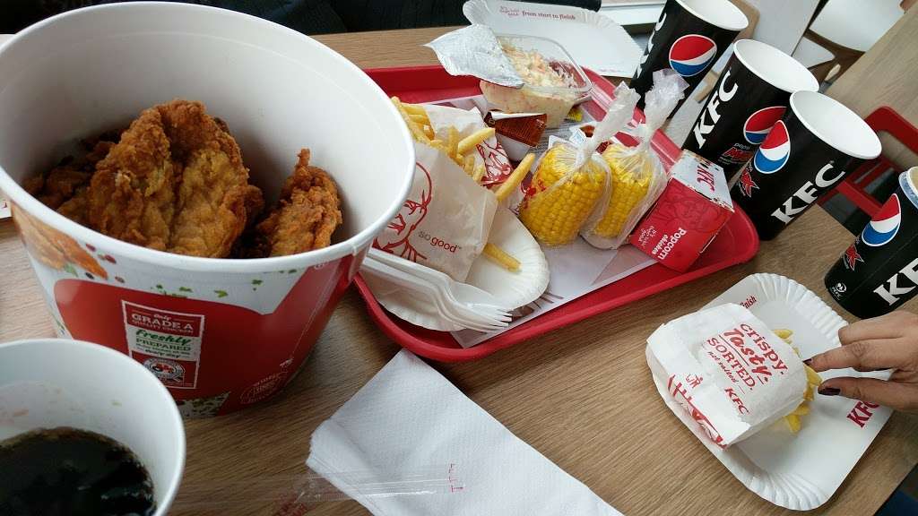 KFC Greenford | Alperton Ln, Greenford UB6 8AA, UK | Phone: 020 8997 1148